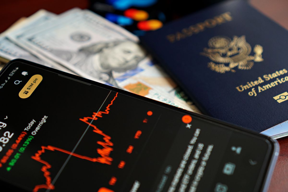 Paspoort en smartphone voor KYC-verificatie als alternatief voor iDIN bij online casino Nederland