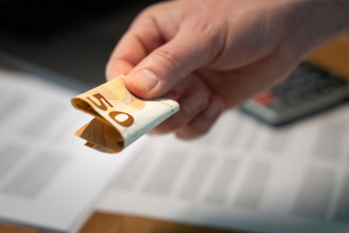 Cash €50 betaling bij supermarkt voor paysafecard voucher anonieme casino-storting Nederland